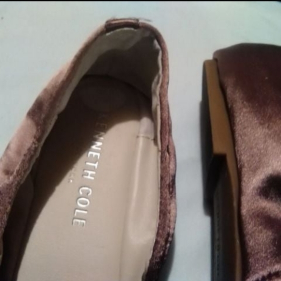 Kenneth cole Beige with a hint peach color.Flexible soles.tie large soft bow. Si - Picture 2 of 5